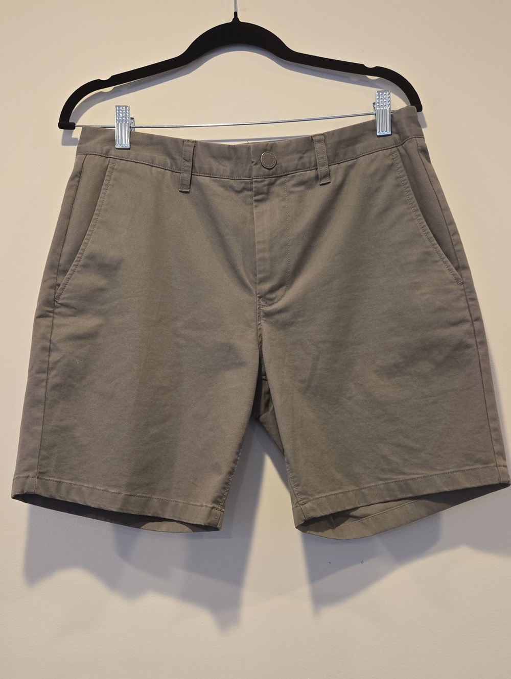 Bonobos Men's Chino Flat Front Shorts in Taupe Gray Size 31